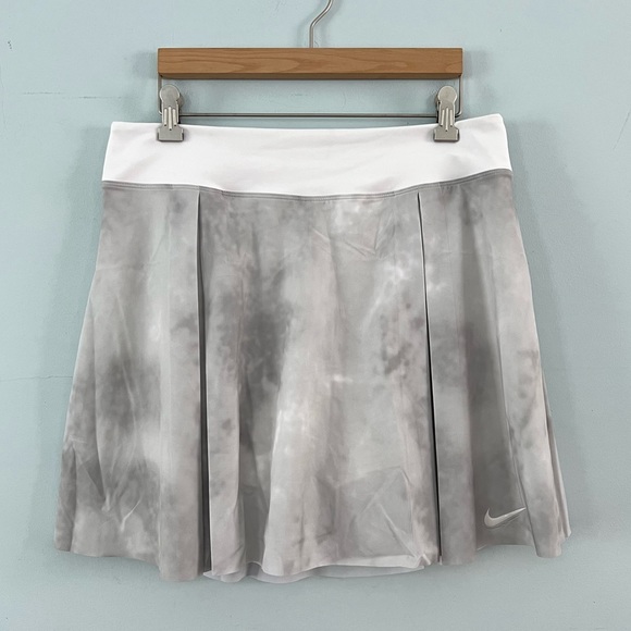 NWT Nike Club Dri-Fit Pleated Standard Fit Golf Print Skort - Picture 5 of 12